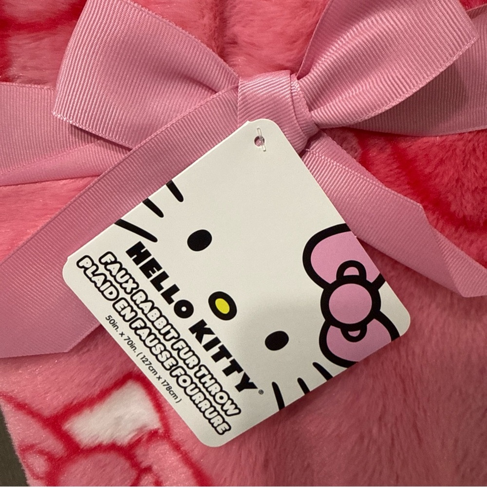 New Hello Kitty Bright Pink Bow Faux Rabbit Fur 50" x 70" Throw Blanket With Tag - Picture 4 of 6